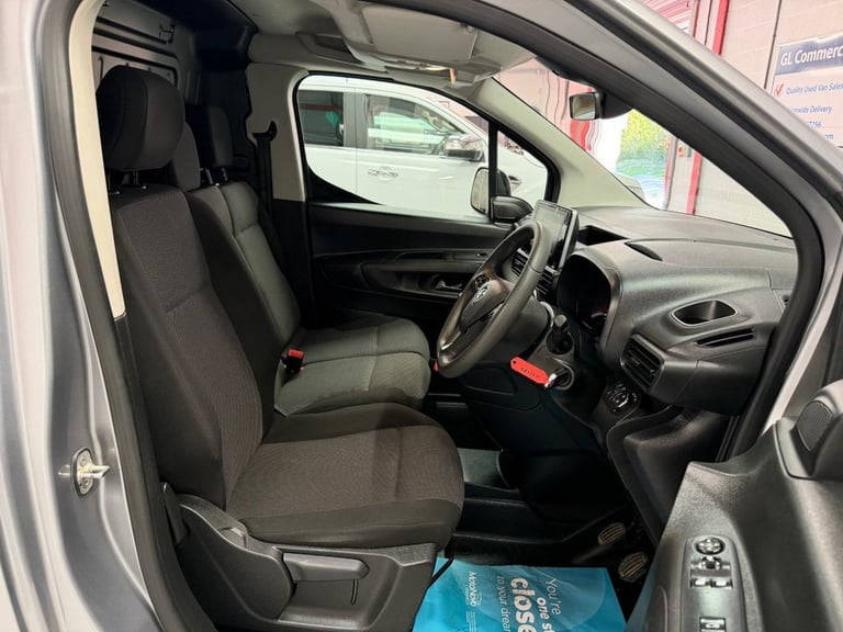 2023 23 VAUXHALL COMBO 1.5 TURBO D 2300 PRO L1 H1 EURO 6 100 BHP * 22,611 3 SEAT