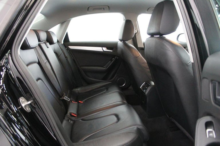 AUDI A4 2.0 TDI SE Technik quattro Euro 5 (s/s) 4dr 2013