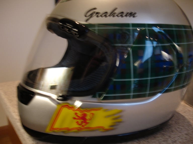 Arai Quantum crash helmet