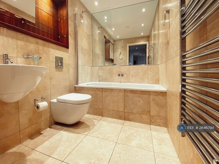 2 bedroom flat in Liverpool, Liverpool, L3 (2 bed) (#2646794)
