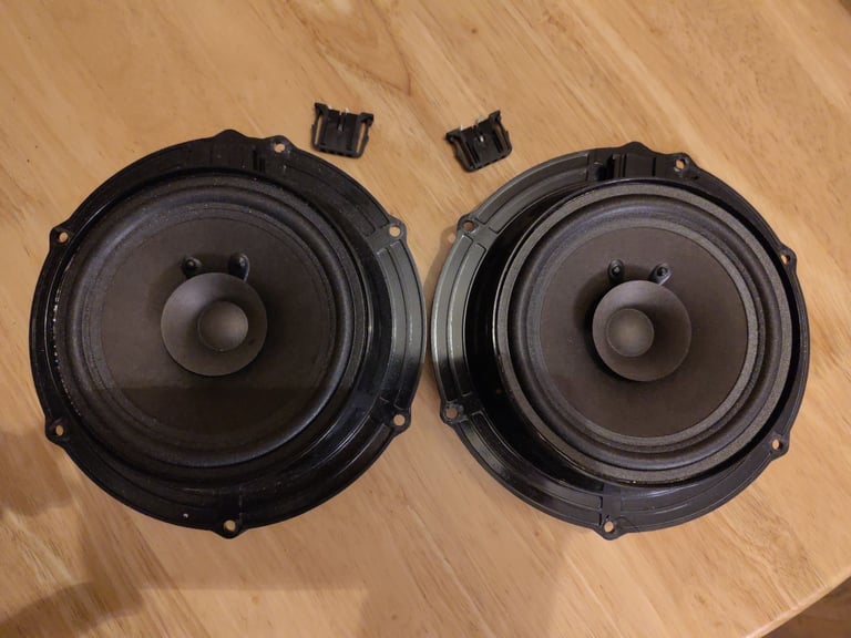 VW Caddy door speakers