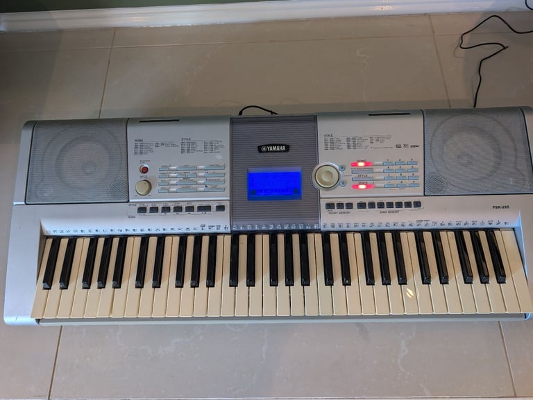 image for Yamaha PSR-295 electric keyboard