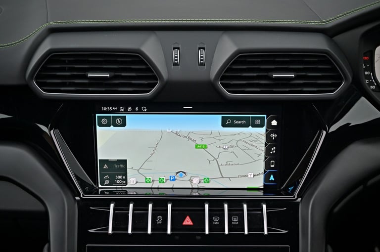 LAMBORGHINI URUS [URBAN NERO] 4.0T V8 BI-TURBO PETROL AUTO 4X4 2022 [71] GREEN