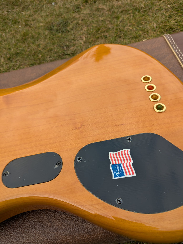 AMERICAN FENDER DELUXE JAZZ BASS FMT