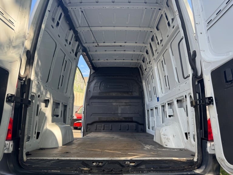 Mercedes-Benz Sprinter 3.5t H2 L2 Progressive Van++1 OWNER++CRUISE++REV