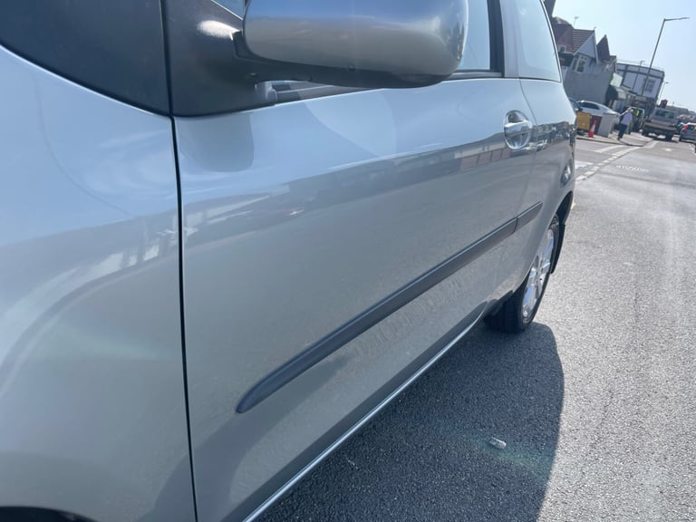 TOYOTA YARIS 1.4 D-4D TR 3dr Automatic Diesel Hatchback 