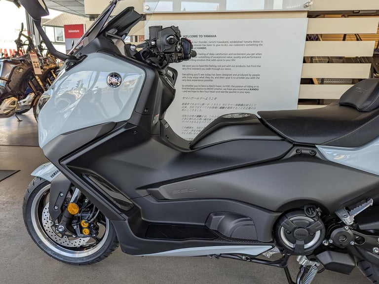 NEW '25 Yamaha TMAX Tech MAX. Ceramic Grey. £14,400 On The Road (No Added Fees)