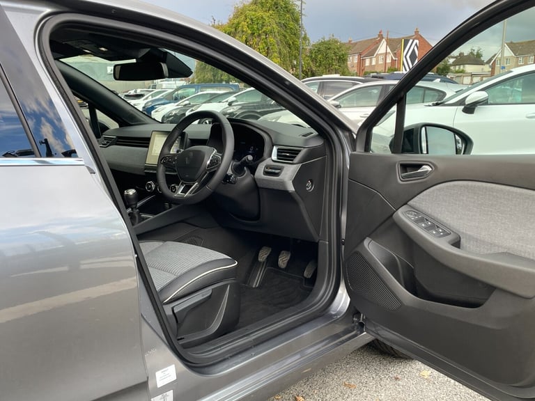 2025 Renault Clio 1.0 TCe 90 Techno 5dr Hatchback Petrol Manual