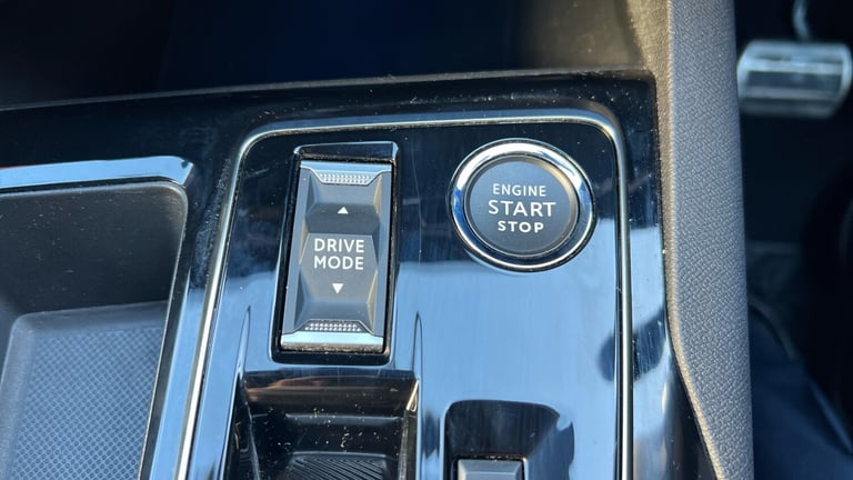 2023 Peugeot 3008 1.2 HYBRID Allure Premium + SUV 5dr Petrol Hybrid e-DSC6 Euro 6 (s/s) (136  SUV...