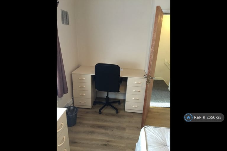 4 bedroom house in Mitchell Avenue, Coventry, CV4 (4 bed) (#2656723)