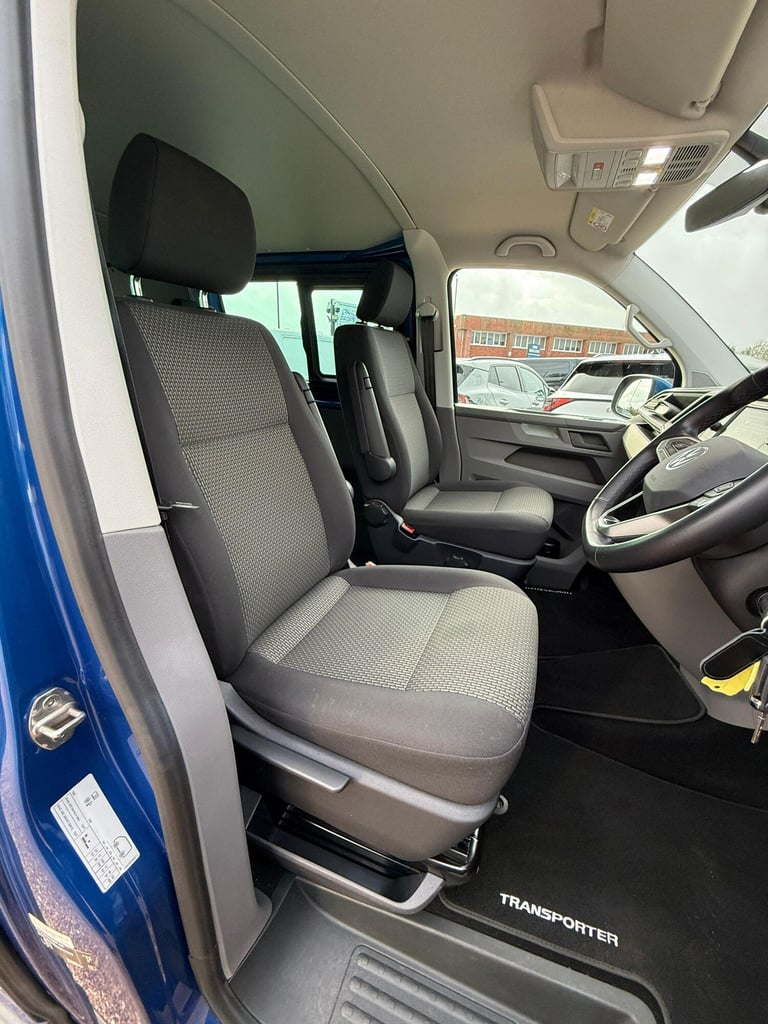 2023 Volkswagen Transporter 2.0 TDI T32 Highline Kombi DSG FWD SWB Euro 6 (s/s) 5dr WINDOW VAN Di...
