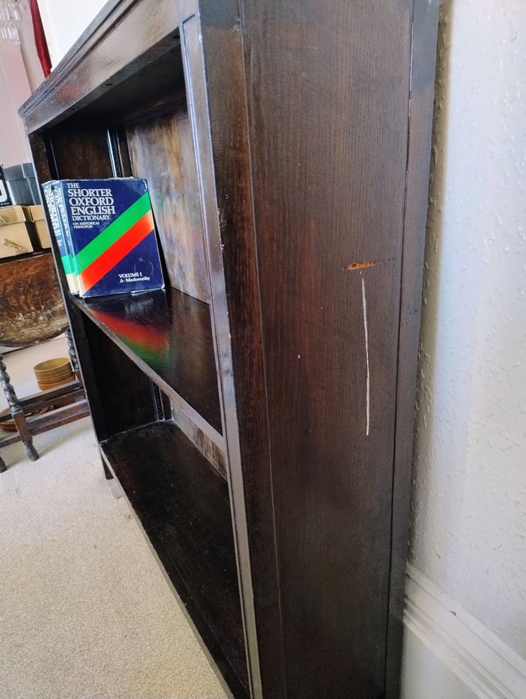 Sturdy Dark Wood Adjustable Shelves 