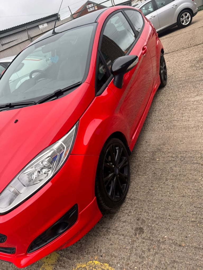 image for 2014 Ford Fiesta 1.0 EcoBoost 140 Zetec S Red 3dr HATCHBACK Petrol Manual