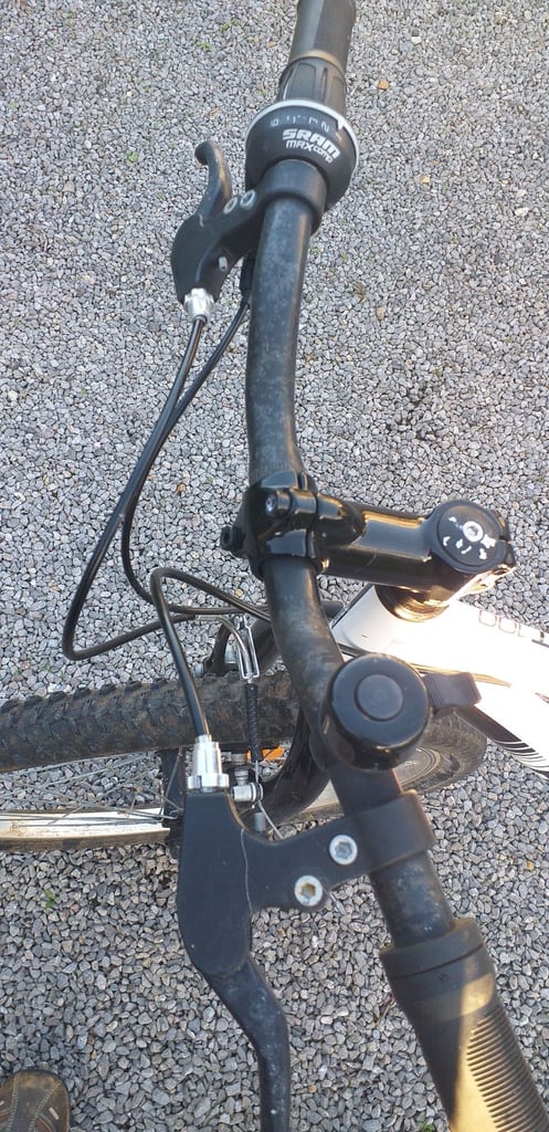 Btwin rockrider st100 
