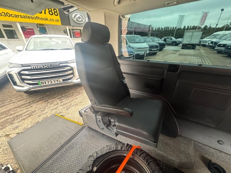 2015 Volkswagen Caravelle 2.0 BiTDI BlueMotion Tech SE DSG Euro 5 (s/s) 5dr MPV Diesel Automatic