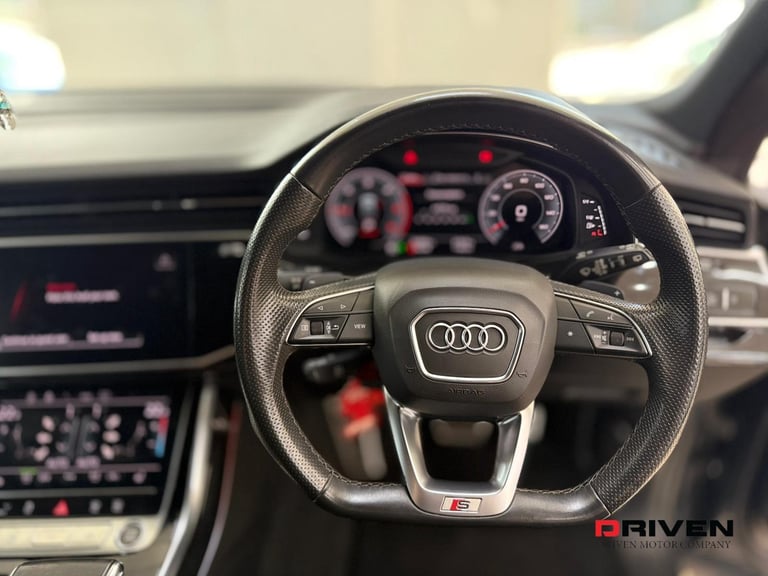 STUNNING ! 2021 AUDI Q8 S-LINE 50 BiTURBO BLACK EDITION 3.0 TDI + FREE DELIVERY!