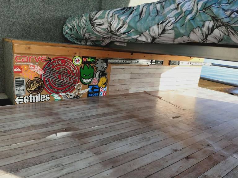 QUICKSILVER SURF/SKI/SKATE VW T5 TRANSPORTER CAMPERVAN - Custom Glastonbury Pop-up Motel