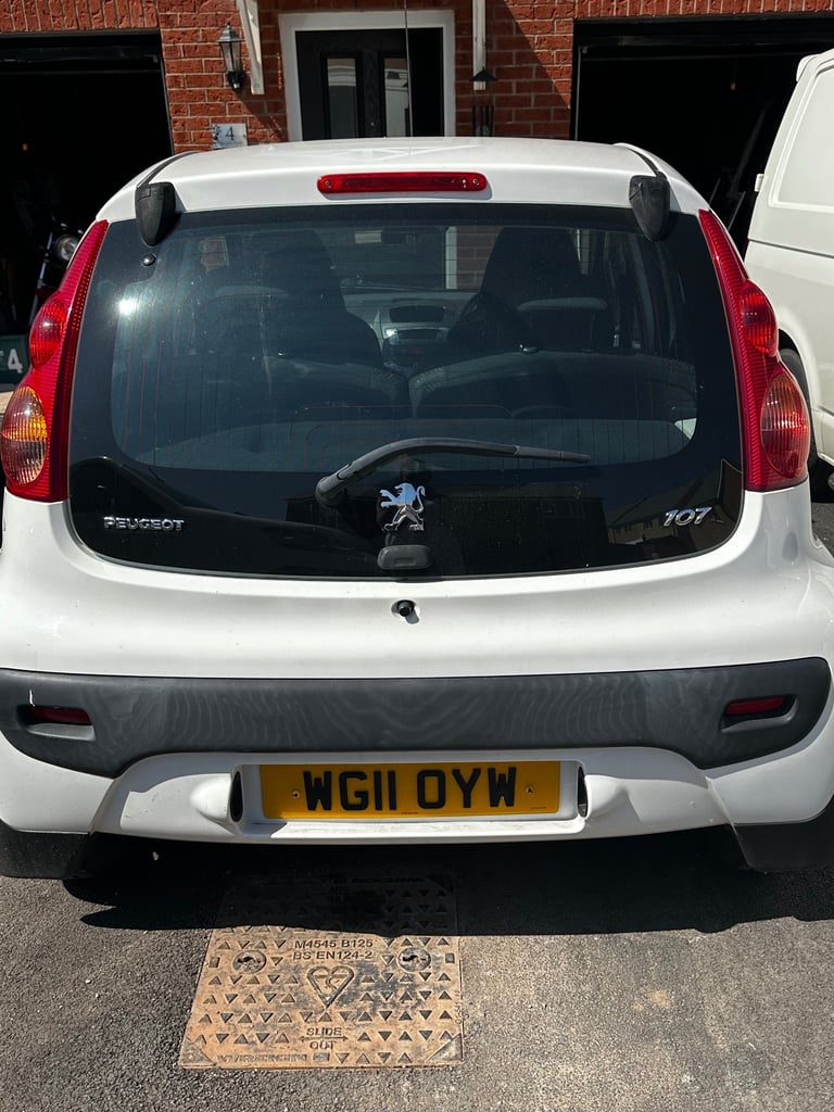 Peugeot, 107, Hatchback, 2011, Manual, 998 (cc), 5 doors