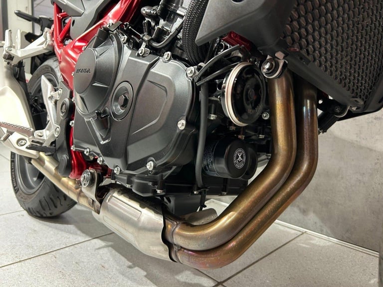 74/2025 Honda CB750 Hornet - ONLY 749 MILES!!