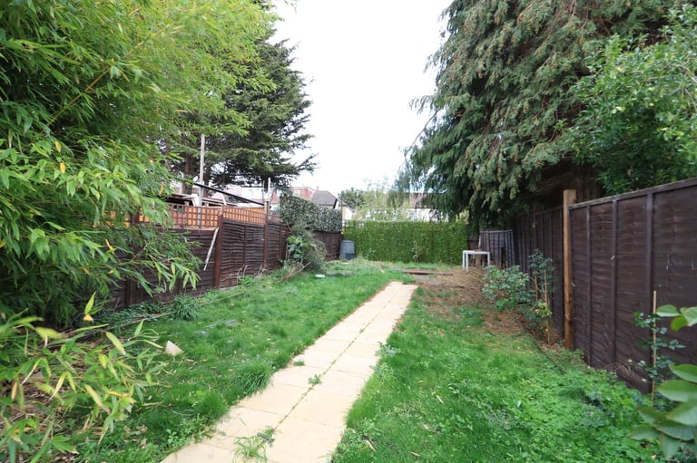 Three Bedroom End-Terrace House to Rent