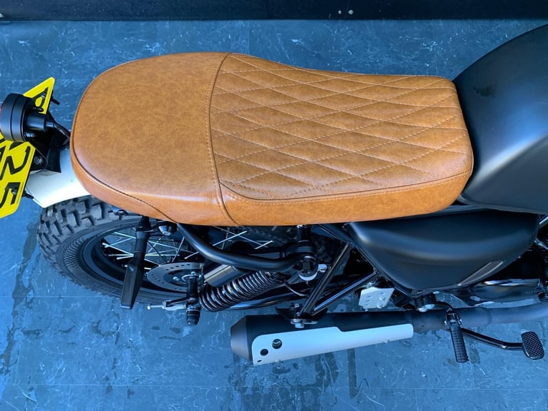 MUTT AKITA 125 LEARNER LEGAL HPI CLEAR LOW MILEAGE 1 OWNER 