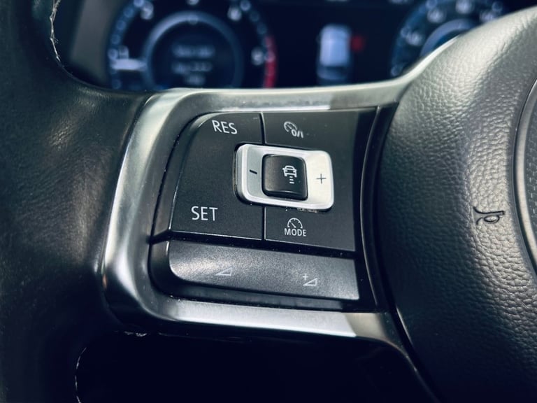 2017 Volkswagen Tiguan 2.0 TDi 150 4Motion R-Line 5dr DSG ESTATE DIESEL Automatic