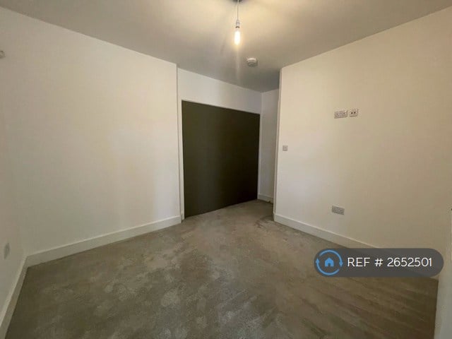 2 bedroom flat in Evering Road, London, E5 (2 bed) (#2652501)