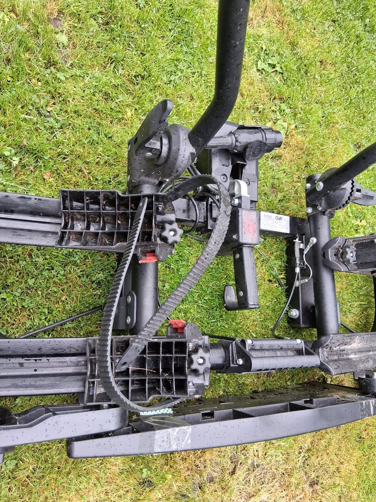 Menabo towbar mounted bike rack. Quality built to hold any bike in particular heavier E-Bikes