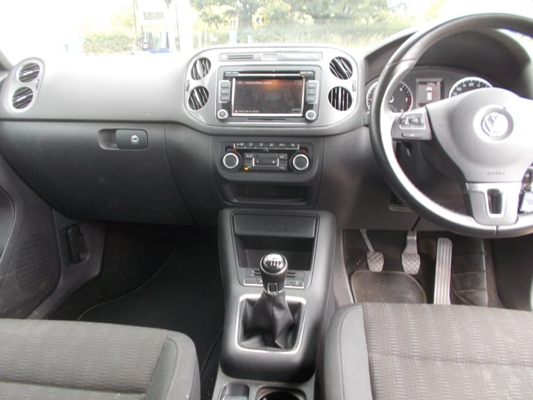 2012 Volkswagen Tiguan 2.0 TDi BlueMotion Tech SE 5dr ESTATE Diesel Manual