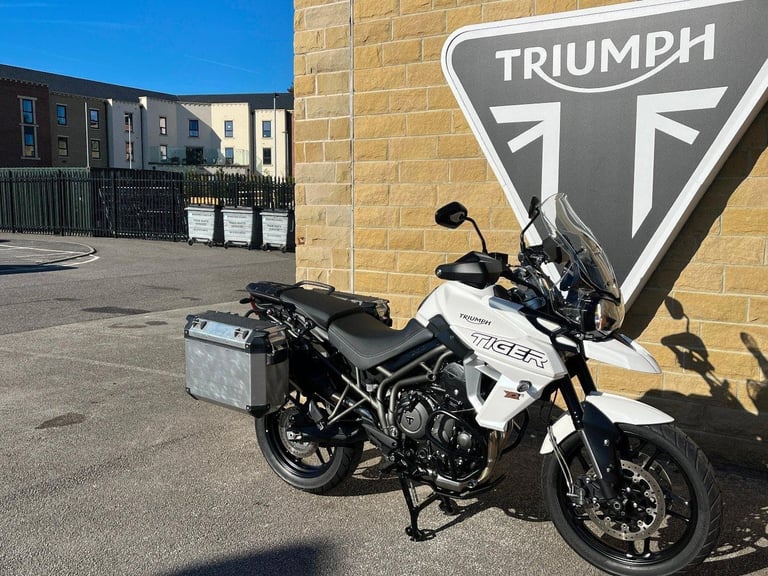 TRIUMPH TIGER 800 XRX- LOW MILEAGE 2018