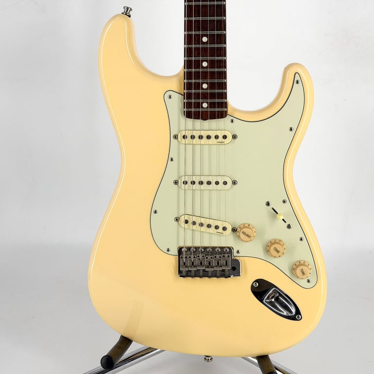 1994/95 Fender Japan Yngwie Malmsteen ST62-100YM Stratocaster - Yellow White - Trades