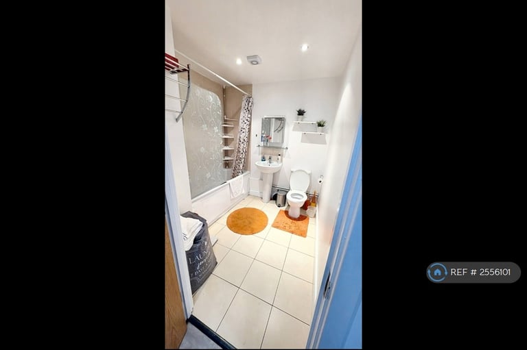 2 bedroom flat in Mcilroys Building, Reading, RG1 (2 bed) (#2556101)