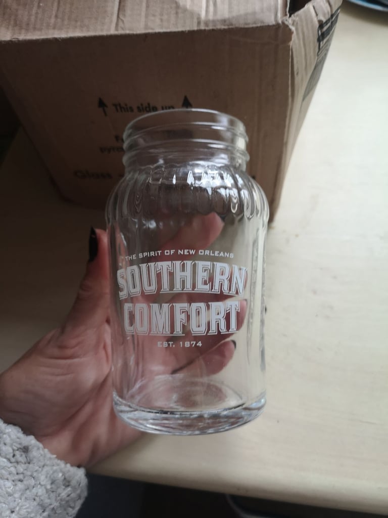 image for 6 Southern Comfort mason jars/glasses