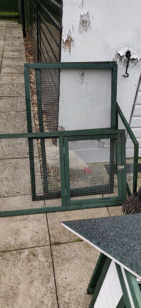 Pawhut chicken coop and run