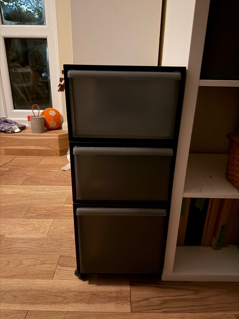 image for Set of 3 storage drawers on wheels – great condition