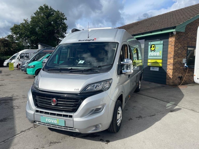 Sunlight Cliff 640 3 Berth 4 Belt Rear Transverse Bed Dinette Conversion Camperv