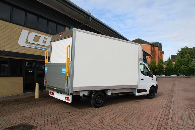 RENAULT MASTER ADVANCE 150BHP 4.1 METER LUTON VAN WITH TAIL LIFT BRAND NEW MODEL