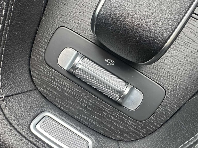  Mercedes-Benz GLE GLE 350de 4Matic AMG Line Premium + 5dr 9G-Tronic SUV Plug-In Hy Automatic