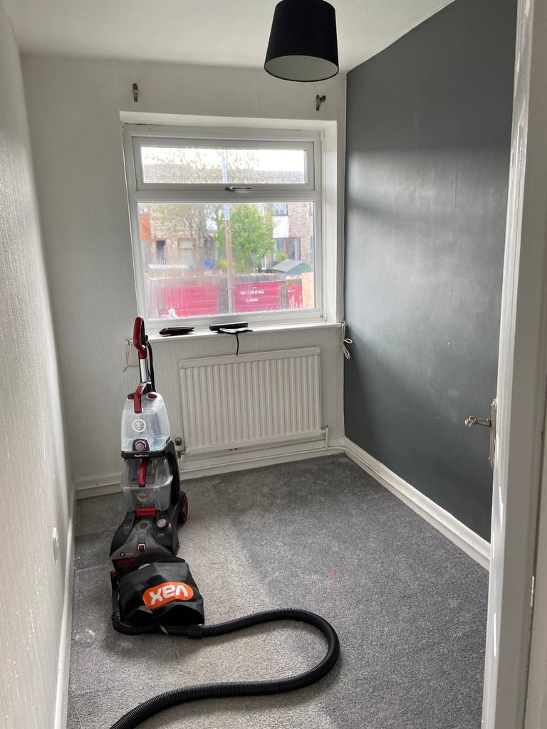 3 bed house. Delph lane 