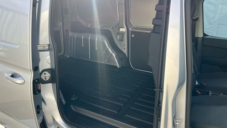 2025 Ford Transit Connect 2.0 EcoBlue 102ps Limited Van PANEL VAN DIESEL Manual