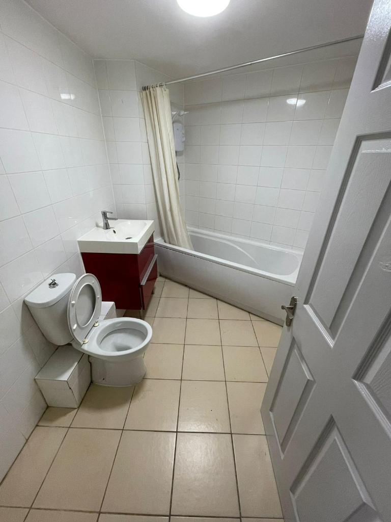 Two Bedroom Flat in Trowbridge BA14 8JU