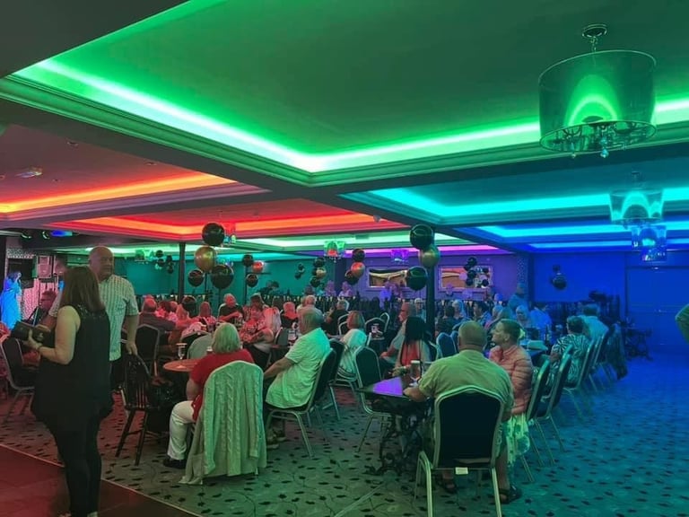 Sited static caravan for sale with decking - Lyons Robin Hood North Wales Rhyl