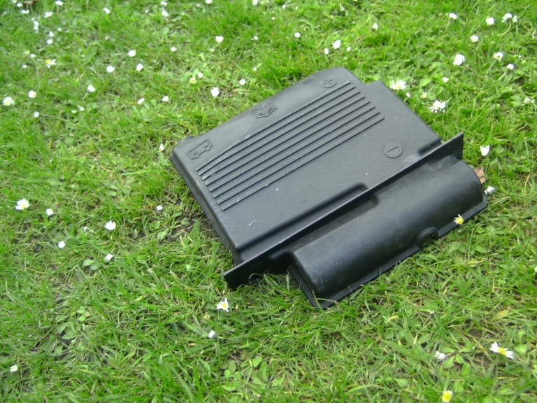 BMW MINI BATTERY COVER , EXCELLENT CONDITION , JUST £5