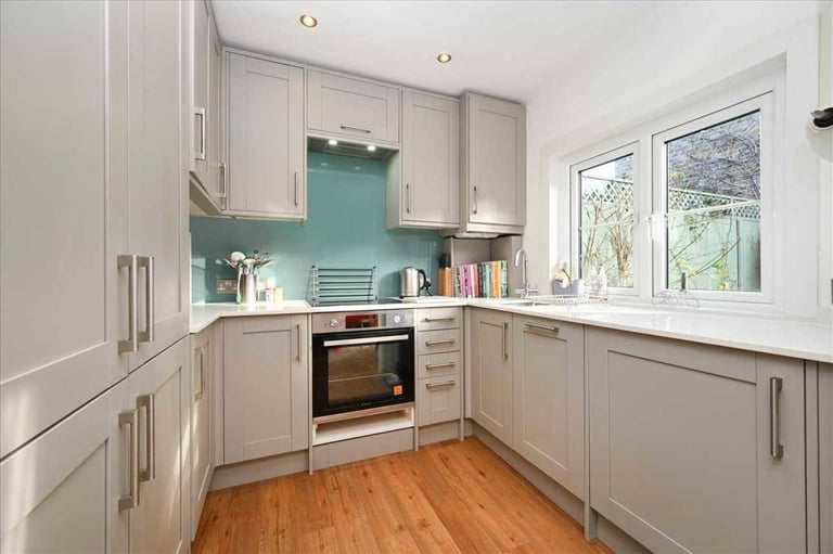 🏡 Spacious Double Room for Couple – Mile End 🏡🗝