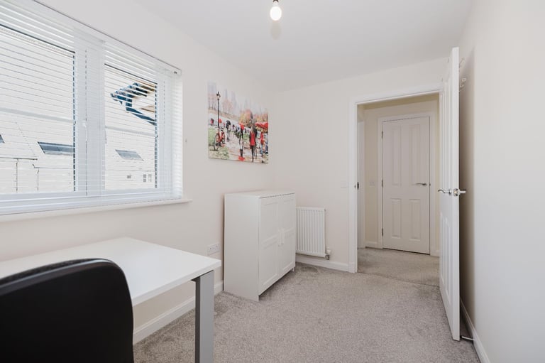 Stunning, 3 bedroom, end-terraced family home in Kaimes, with private garden and parking