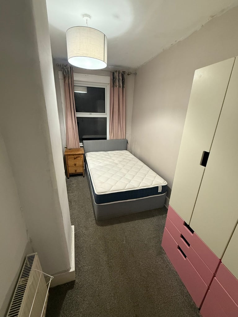 Watford double room to let £600/months WD24 area