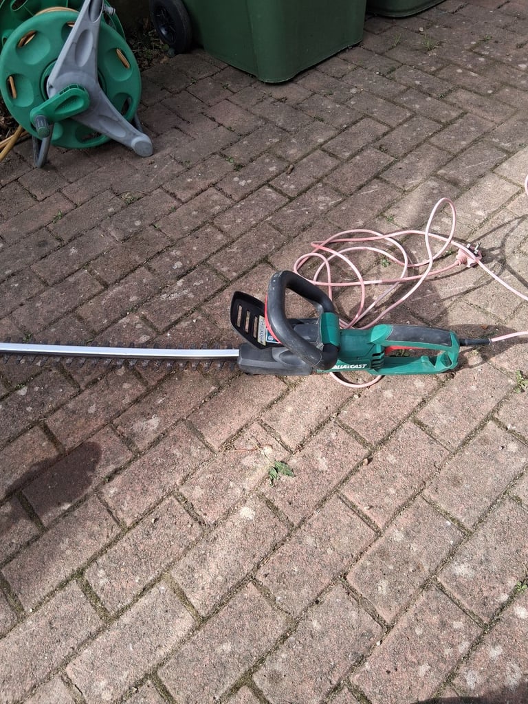 Hedge trimmer  quailcast
