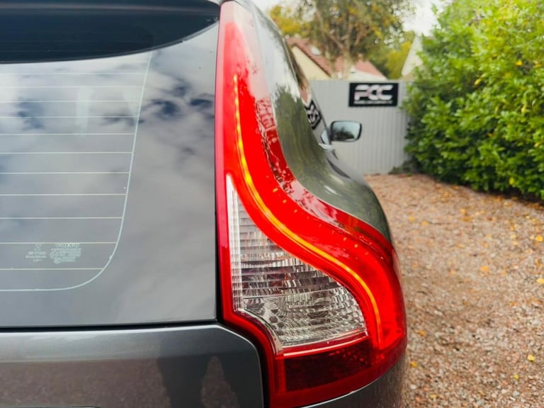 2016 65 VOLVO XC60 2.0 D4 R-DESIGN LUX NAV SUV 5DR DIESEL AUTO EURO 6 (S/S) (190