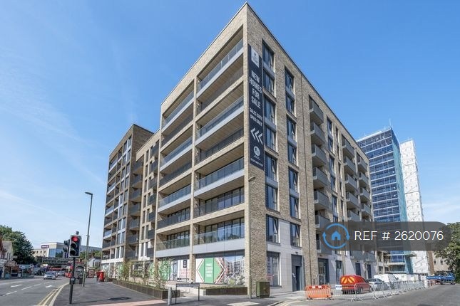 1 bedroom flat in Kempton House, Staines-Upon-Thames, TW18 (1 bed) (#2620076)