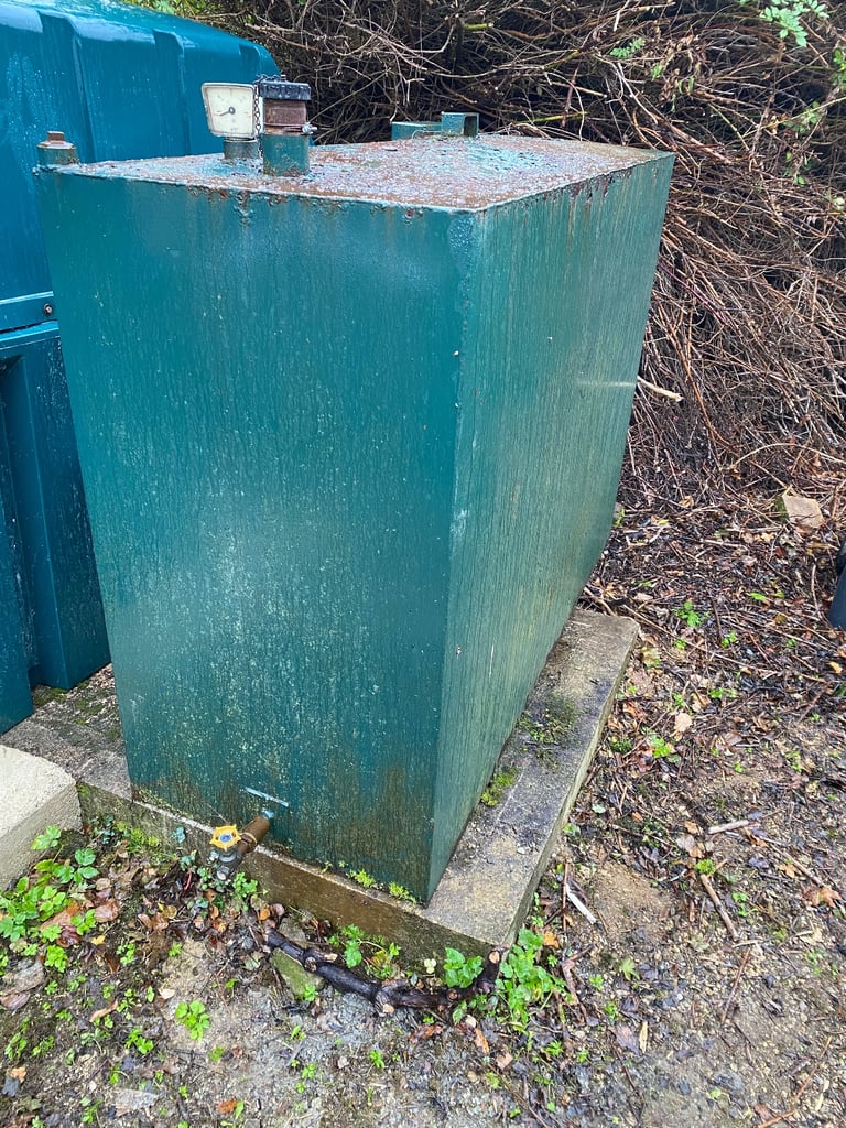 Steel oil tank